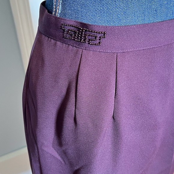 Jacqueline Ferrar suit, size 10. - Picture 6 of 10